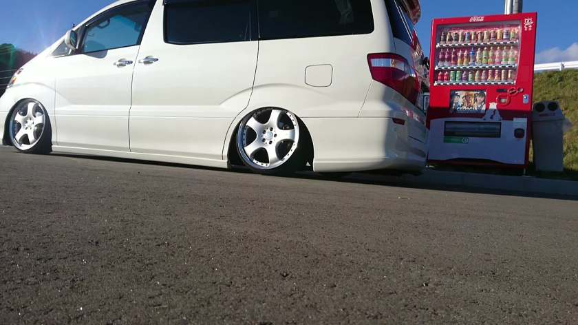 48404259_300303787273502_2049381127465992192_n